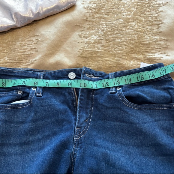 🌼🌼🌼Levi's Blue Denim jeans. Skinny Size 30🌼🌼🌼🌼 - Picture 2 of 8